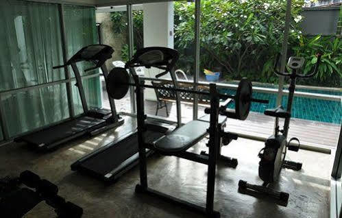 U Place Bangkok Extérieur photo